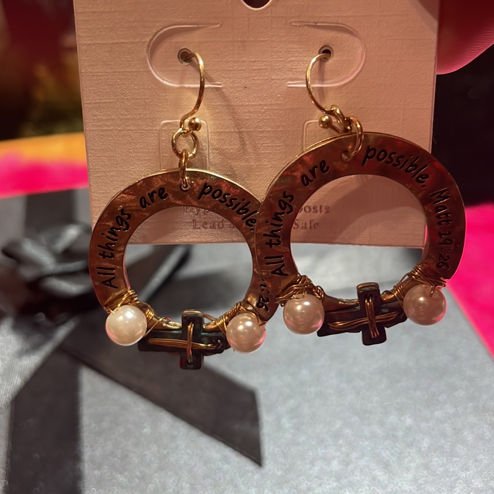 🎀3/$18🎀 NEW All things are Possible Matt 19:26 Earrings NWT - Picture 2 of 4
